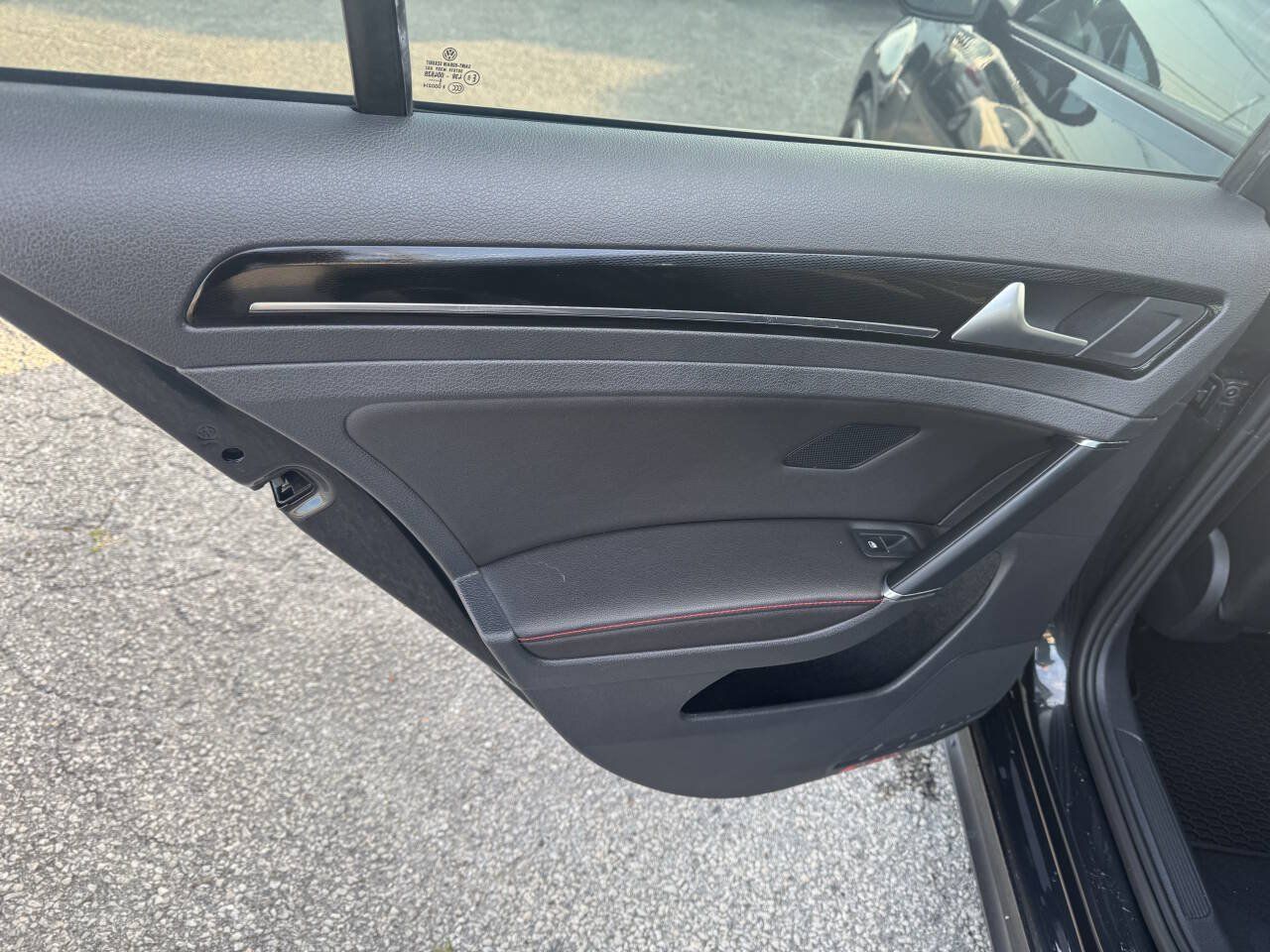 Used 2017 Volkswagen GTI Autobahn FWD image 20