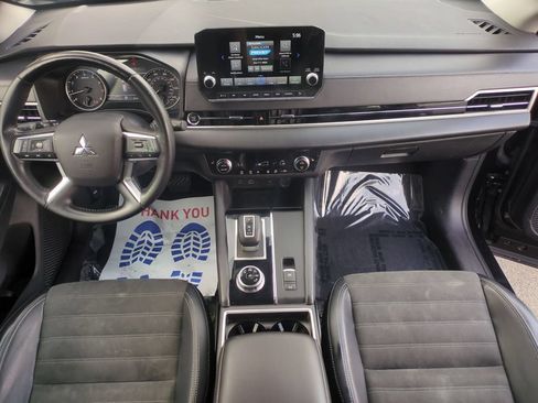 Used 2024 Mitsubishi Outlander FWD image 16
