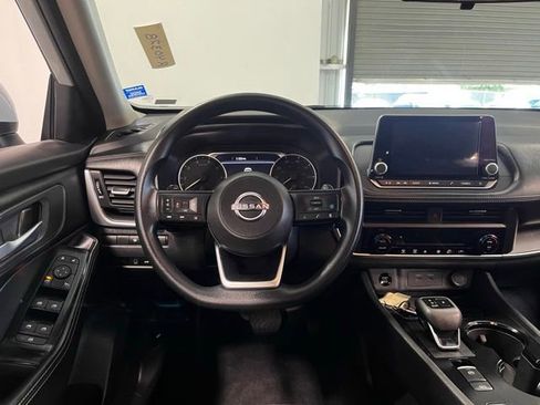Used 2024 Nissan Rogue SV FWD image 21