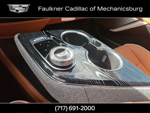 New 2025 Cadillac Optiq Luxury 2 image 17