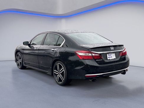 Used 2017 Honda Accord Sport image 3