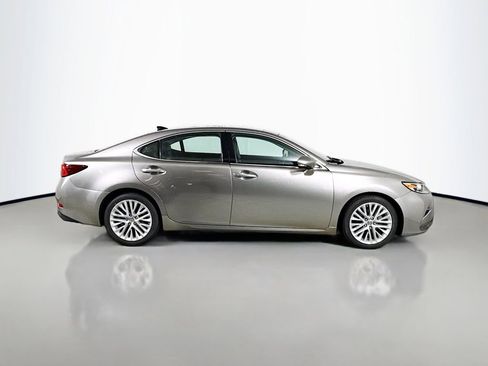 Used 2018 Lexus ES 350 w/ Ultra Luxury Package FWD image 4