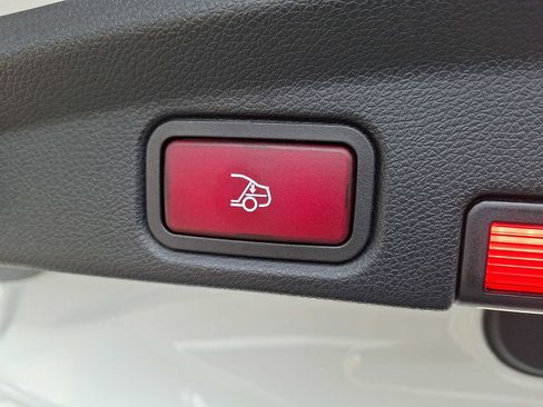 Used 2021 Mercedes-Benz E 450 4MATIC Cabriolet w/ AMG Line image 26