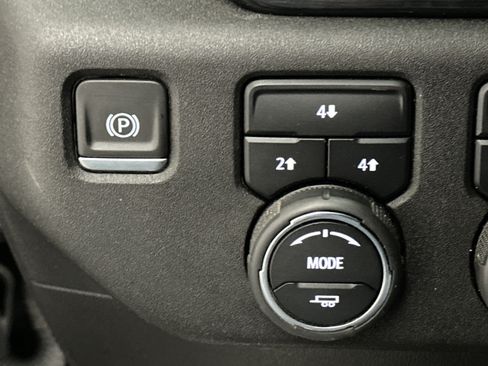 Used 2024 Chevrolet Silverado 2500 LT AWD/4WD image 35