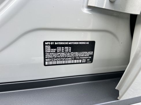 Used 2025 BMW i4 eDrive40 image 38