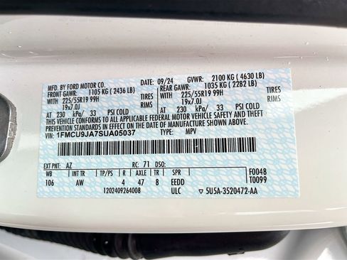 Used 2025 Ford Escape Platinum w/ Premium Technology Package AWD/4WD image 31