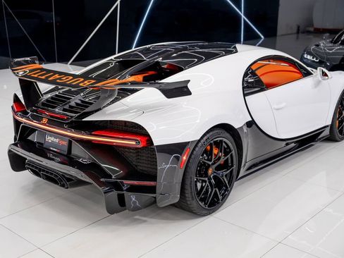 Used 2022 Bugatti Chiron Pur Sport image 26