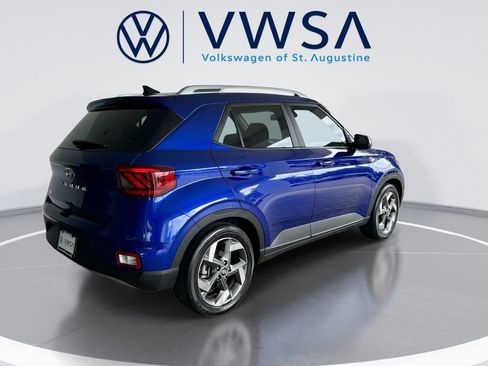 Used 2022 Hyundai Venue SEL w/ Cargo Package FWD image 7
