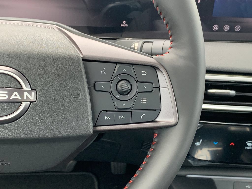 New 2026 Nissan Sentra SR w/ SR Premium Package FWD image 10
