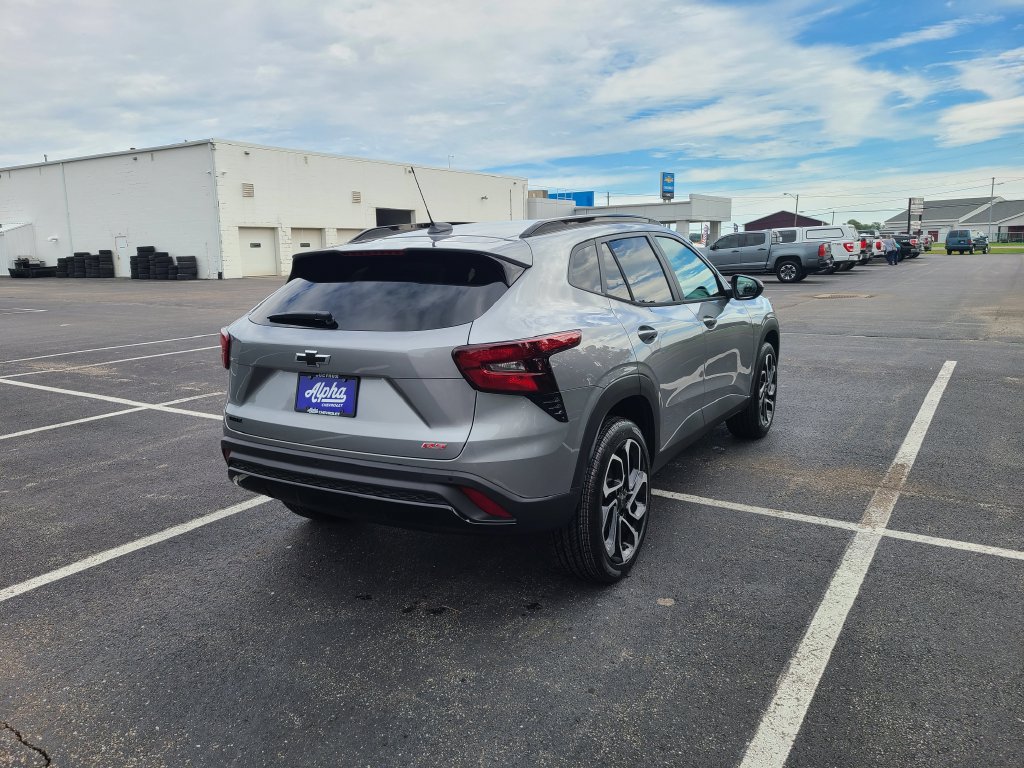 New 2026 Chevrolet Trax RS w/ Driver Confidence Package FWD image 7