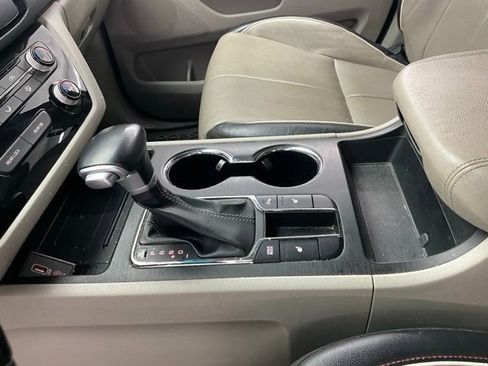 Used 2021 Kia Sedona EX image 11