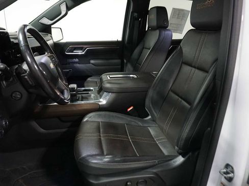 Used 2022 Chevrolet Silverado 1500 High Country w/ High Country Premium Package image 10