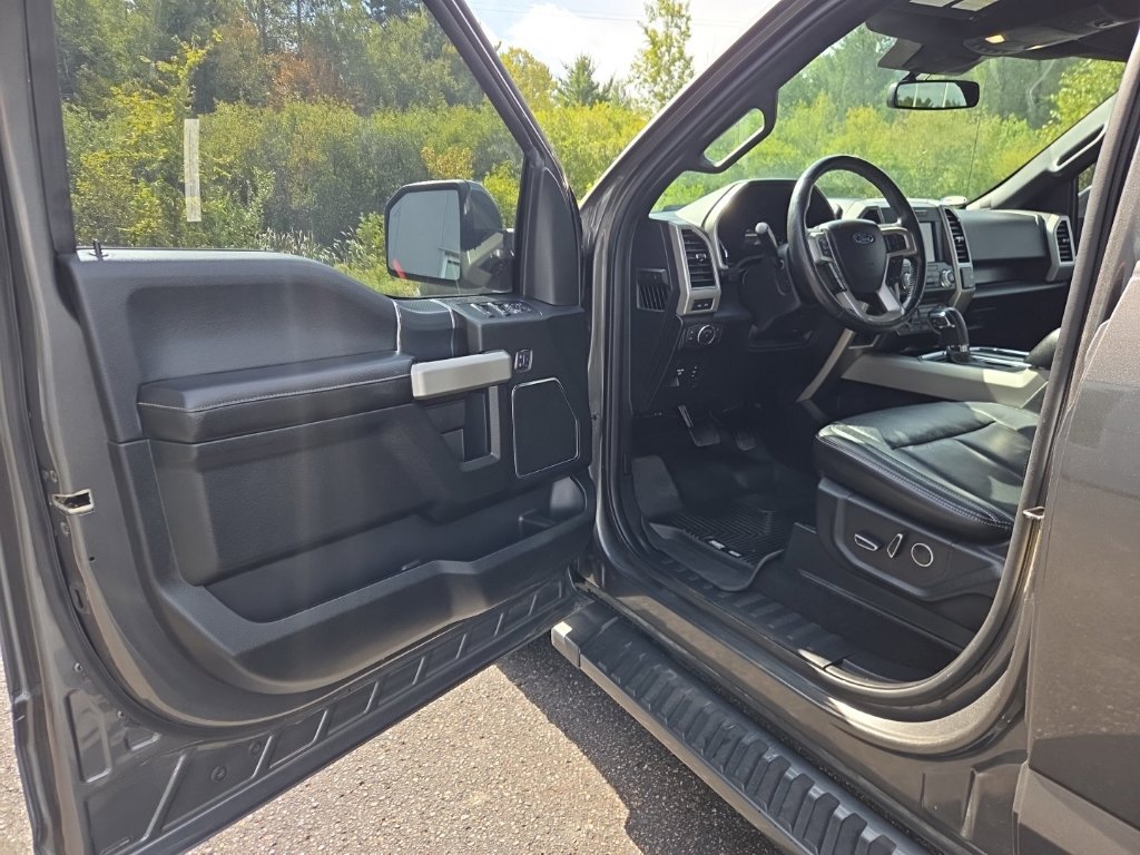 Used 2018 Ford F150 Lariat w/ Equipment Group 502A Luxury AWD/4WD image 10