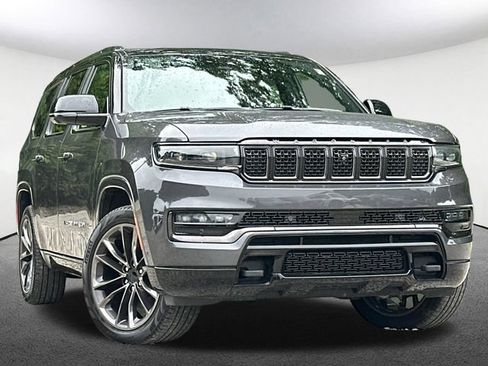 Used 2025 Jeep Grand Wagoneer Series III w/ Rear Seat Video Group 1 AWD/4WD image 2