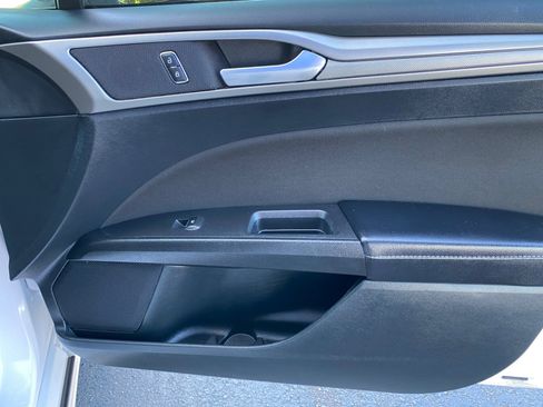 Used 2019 Ford Fusion SE image 46