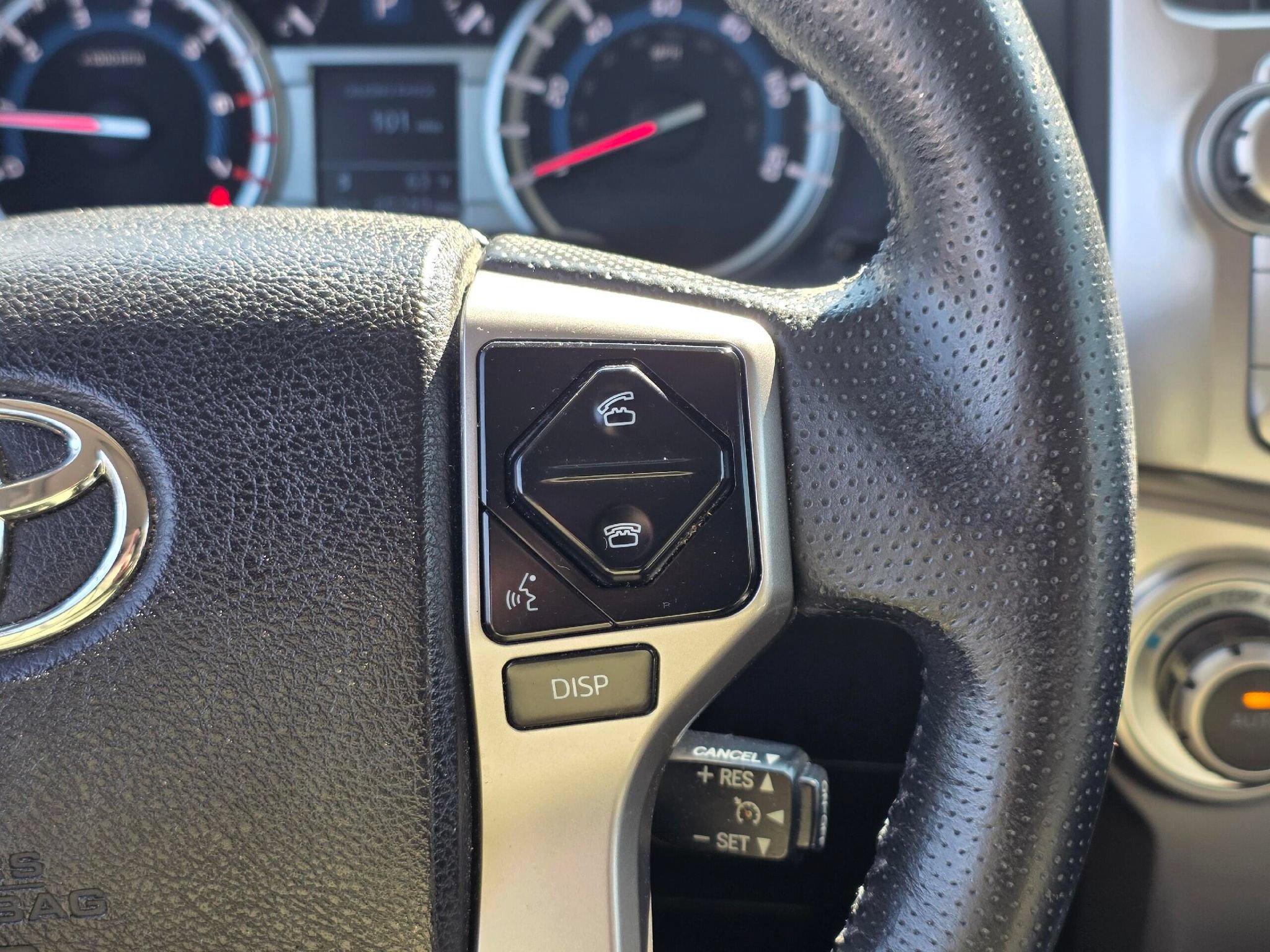 Used 2014 Toyota 4Runner Limited AWD/4WD image 22