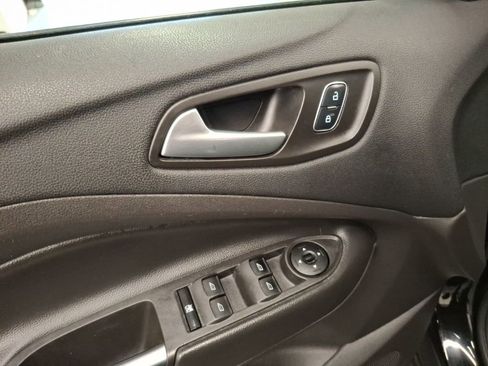 Used 2017 Ford Escape SE image 14