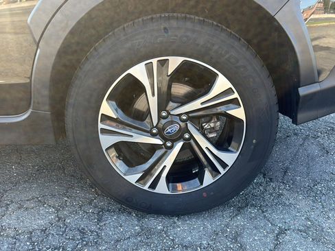 Certified 2024 Subaru Crosstrek 2.0i Premium AWD/4WD image 39