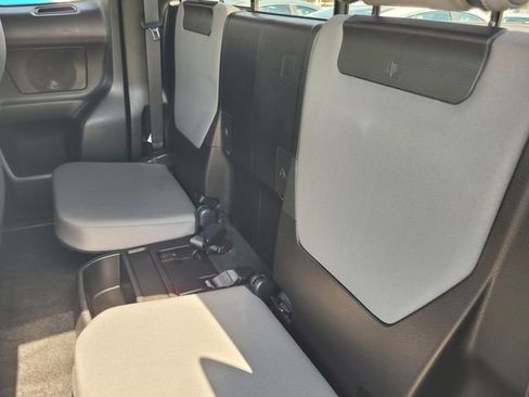 Used 2022 Toyota Tacoma SR AWD/4WD image 15