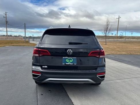 Used 2022 Volkswagen Taos SE image 4