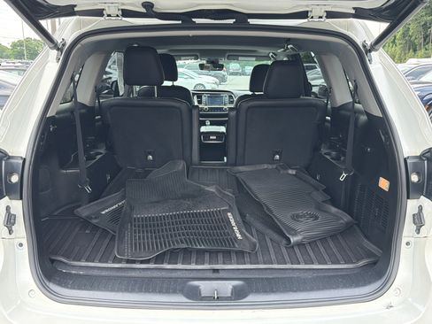 Used 2019 Toyota Highlander Limited AWD/4WD image 19