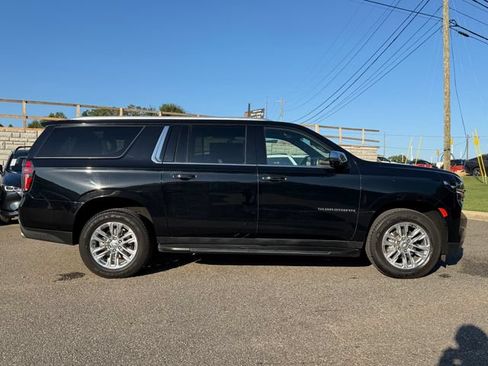 Used 2023 Chevrolet Suburban Premier w/ Premium Package 2 AWD/4WD image 6