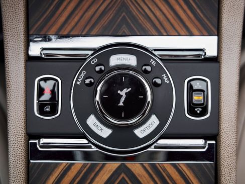 Used 2014 Rolls-Royce Wraith image 64