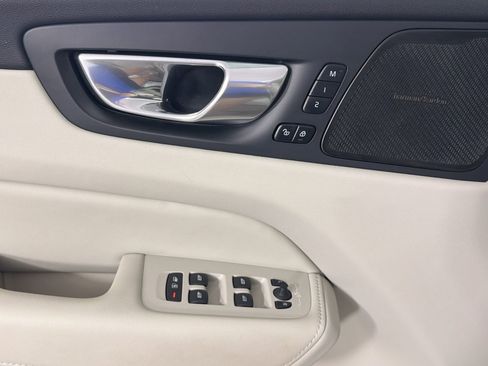 Certified 2023 Volvo XC60 B5 Plus w/ Protection Package Premier image 18