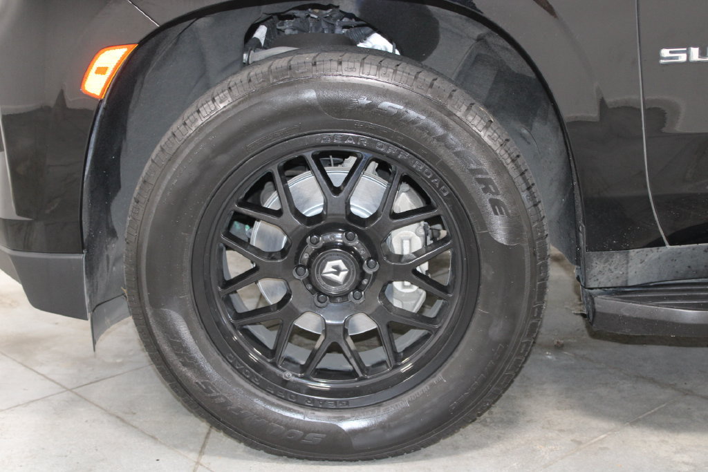 Used 2022 Chevrolet Suburban Premier RWD image 20