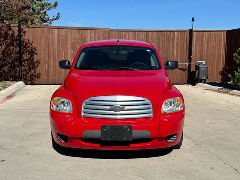 Used 2010 Chevrolet HHR LS image 1
