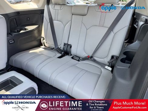 Used 2025 Honda Pilot Touring image 20