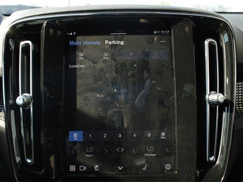 Used 2021 Volvo XC40 P8 Recharge w/ Advanced Package image 32