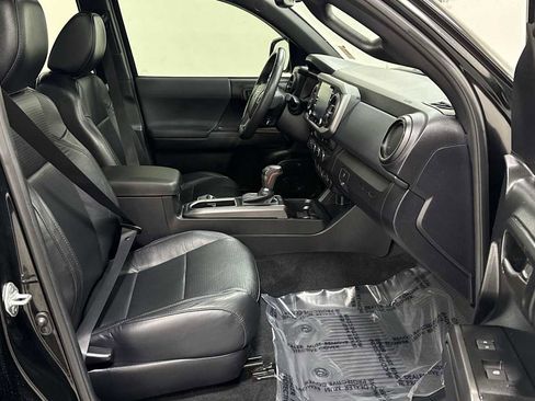 Certified 2021 Toyota Tacoma TRD Sport image 30