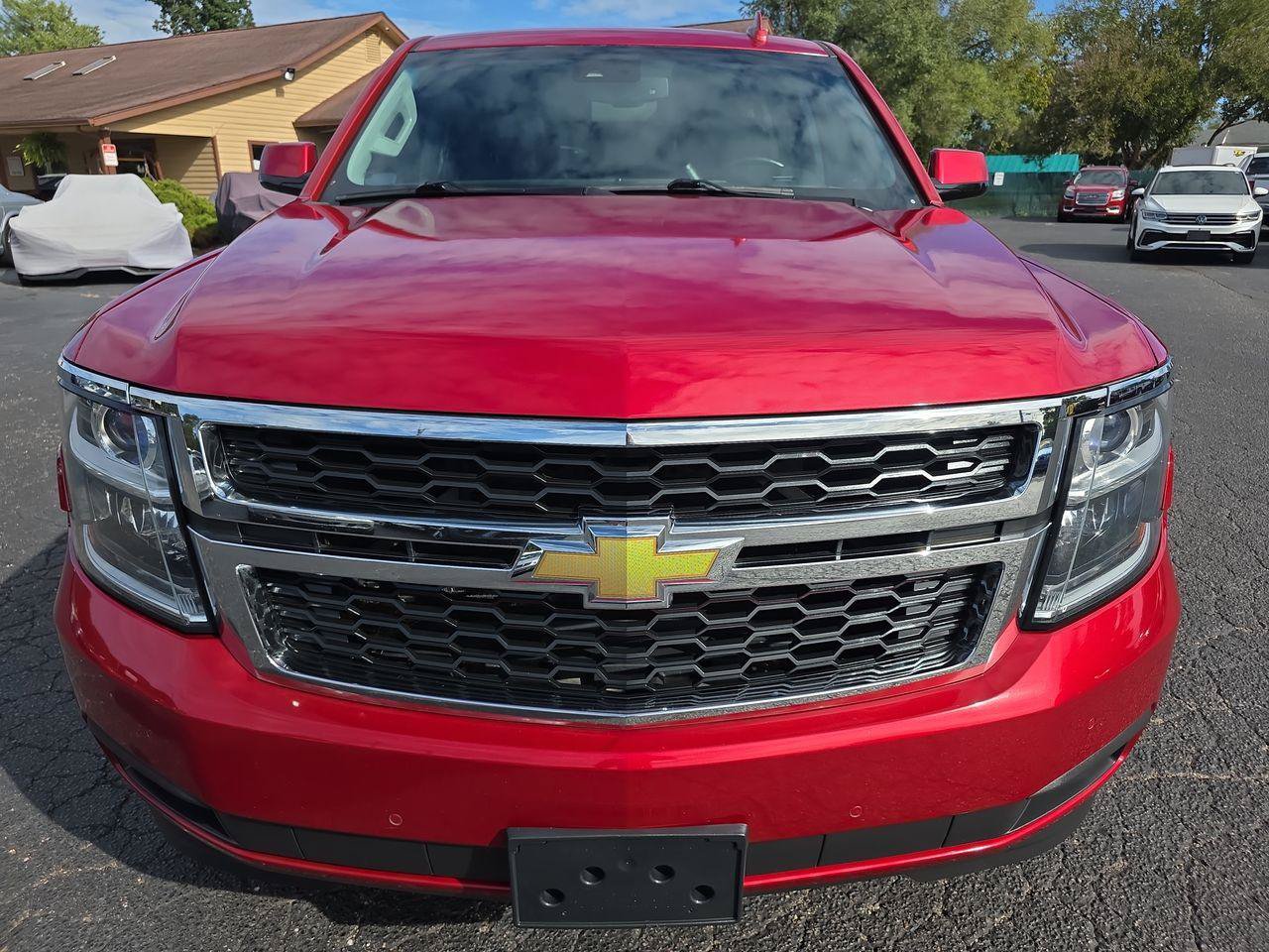 Used 2015 Chevrolet Suburban LT w/ Luxury Package AWD/4WD image 12