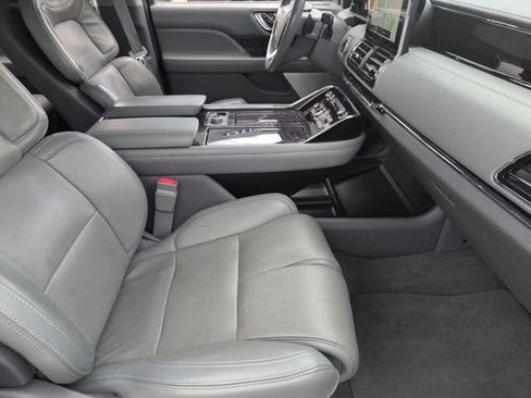 Used 2021 Lincoln Navigator Reserve w/ Luxury Package AWD/4WD image 28