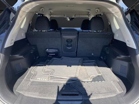 Used 2020 Nissan Rogue SV image 24