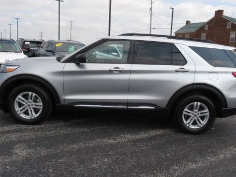 Certified 2022 Ford Explorer XLT w/ Equipment Group 202A image 13