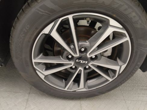 Used 2022 Kia Forte LXS FWD image 31