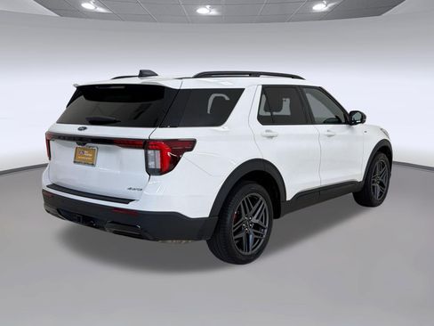 Used 2025 Ford Explorer ST-Line w/ ST-Line Street Pack AWD/4WD image 9