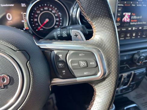 Used 2022 Jeep Wrangler Unlimited Rubicon w/ Dual Top Group image 39