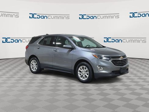 Used 2018 Chevrolet Equinox LT FWD image 2