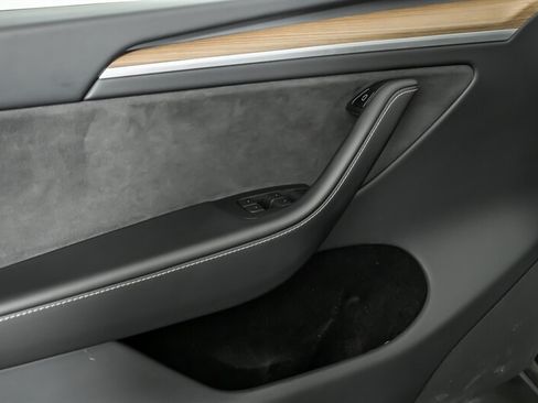 Used 2023 Tesla Model Y Long Range AWD/4WD image 13