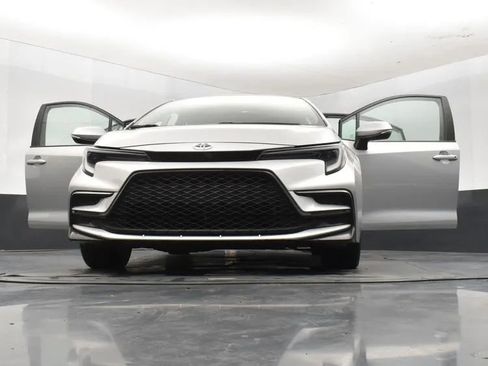 Used 2024 Toyota Corolla SE image 11