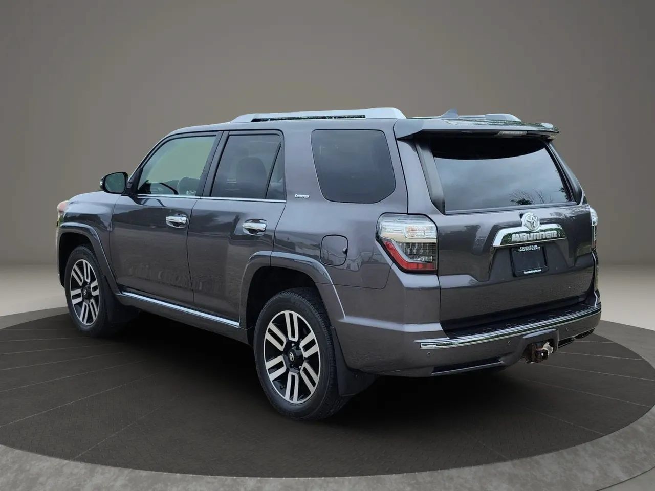 Used 2016 Toyota 4Runner Limited AWD/4WD image 3
