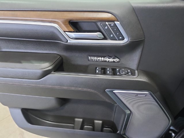 Used 2024 Chevrolet Silverado 1500 High Country w/ High Country Premium Package AWD/4WD image 20