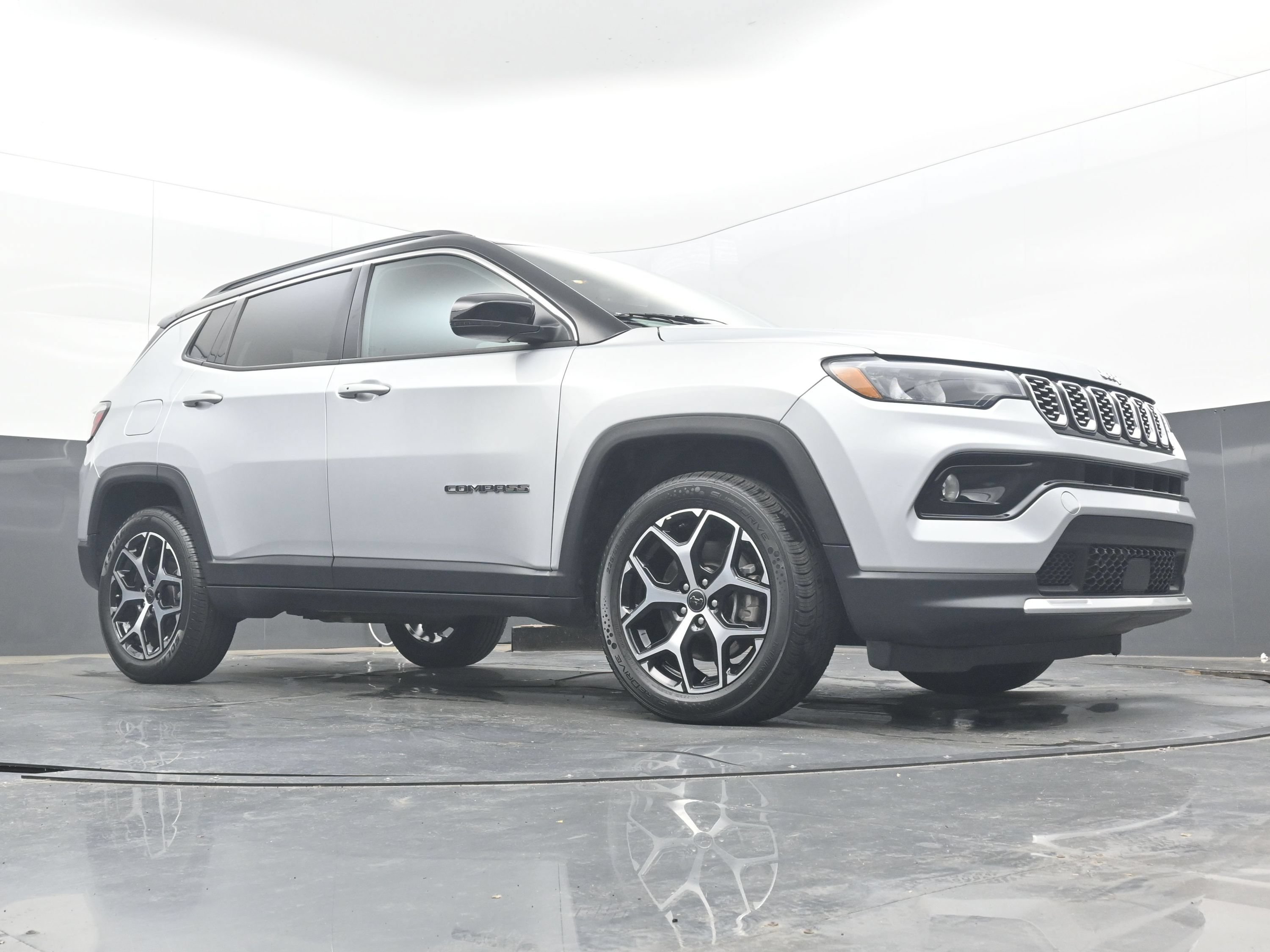Used 2025 Jeep Compass Limited AWD/4WD image 24