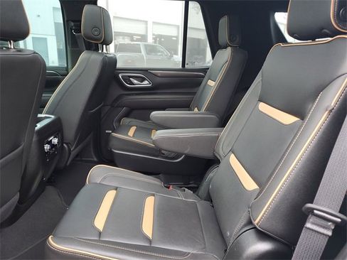 Used 2024 GMC Yukon AT4 w/ Technology Package image 10