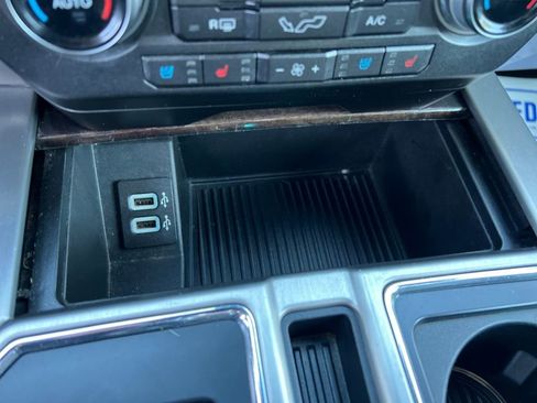 Used 2017 Ford F150 Platinum w/ Equipment Group 701A Luxury image 36