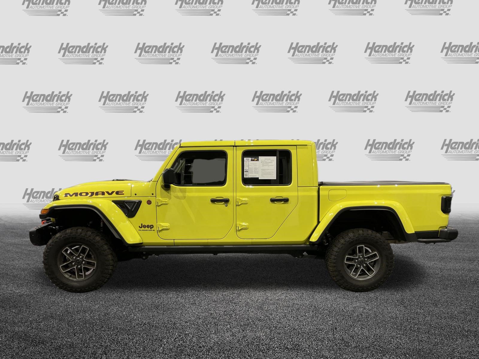 Used 2024 Jeep Gladiator Mojave AWD/4WD image 7