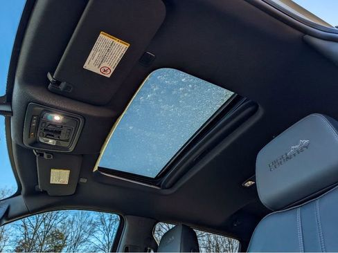 Used 2022 Chevrolet Silverado 2500 High Country image 17